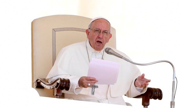 Papież: Nie zapominajmy, że na Wschodzie także i dziś chrześcijanie przelewają krew