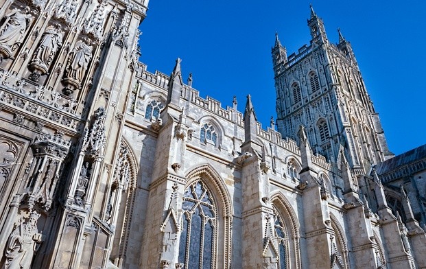 Raport: Zmowa w Kościele anglikańskim, by tuszować czyny biskupa