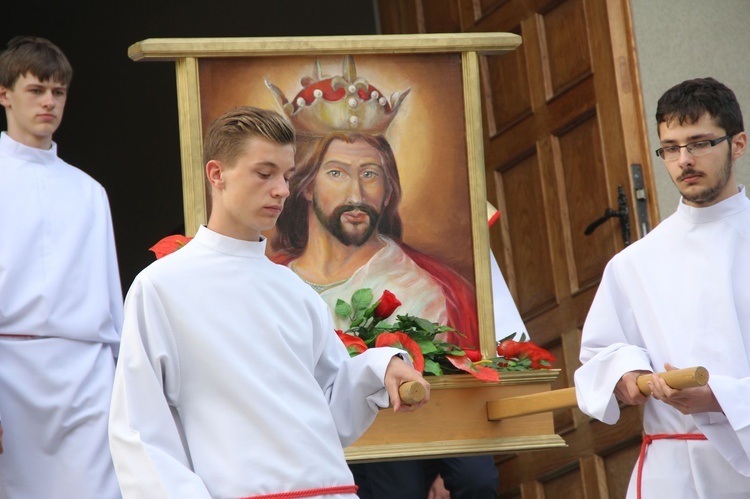 Błogosławieństwo dzieci i wianków oraz poświęcenie tablic w Rzuchowej