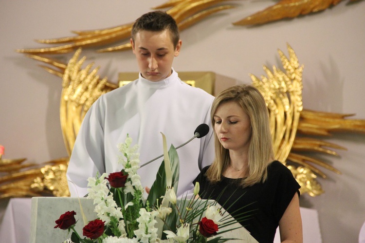 Błogosławieństwo dzieci i wianków oraz poświęcenie tablic w Rzuchowej