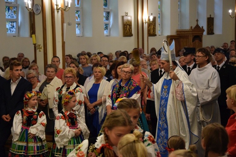 Powitanie ikony MB Częstochowskiej w parafii MB Nieustającej Pomocy w Łowiczu