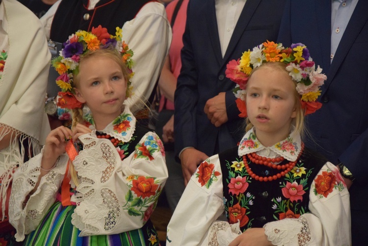 Powitanie ikony MB Częstochowskiej w parafii MB Nieustającej Pomocy w Łowiczu