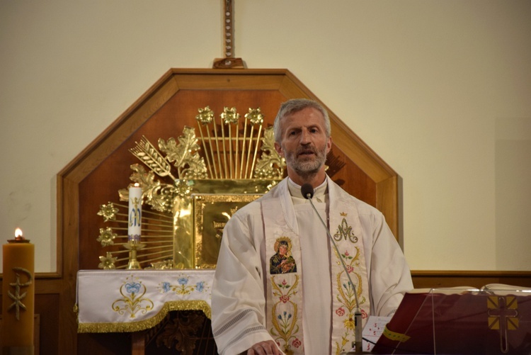 Powitanie ikony MB Częstochowskiej w parafii MB Nieustającej Pomocy w Łowiczu