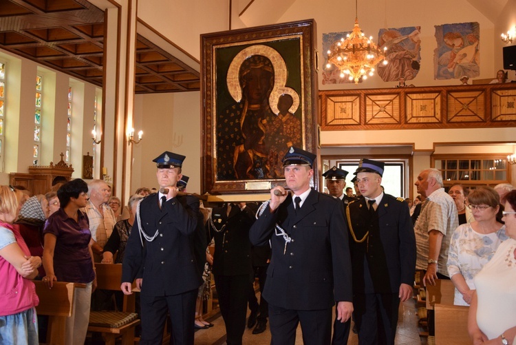 Powitanie ikony MB Częstochowskiej w parafii MB Nieustającej Pomocy w Łowiczu