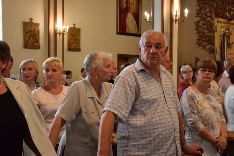 Powitanie ikony MB Częstochowskiej w parafii MB Nieustającej Pomocy w Łowiczu