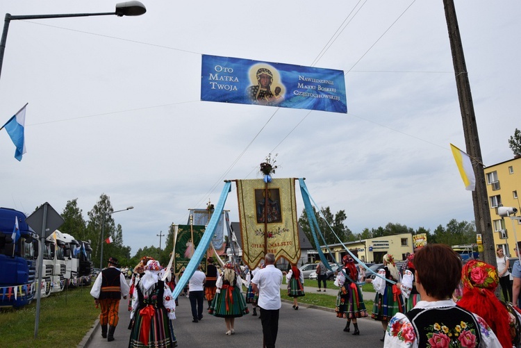 Powitanie ikony MB Częstochowskiej w parafii MB Nieustającej Pomocy w Łowiczu