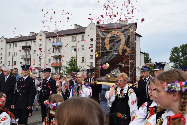 Powitanie ikony MB Częstochowskiej w parafii MB Nieustającej Pomocy w Łowiczu