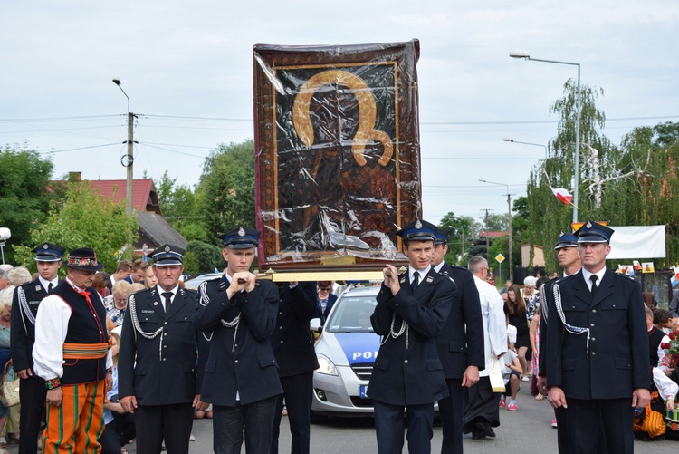 Powitanie ikony MB Częstochowskiej w parafii MB Nieustającej Pomocy w Łowiczu