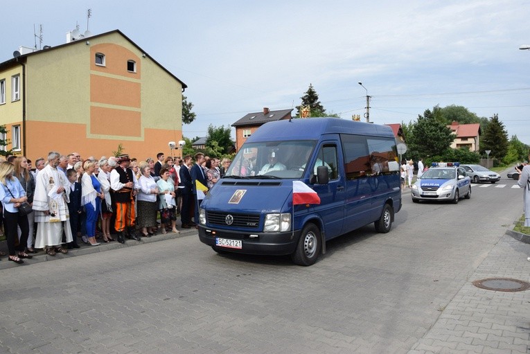 Powitanie ikony MB Częstochowskiej w parafii MB Nieustającej Pomocy w Łowiczu
