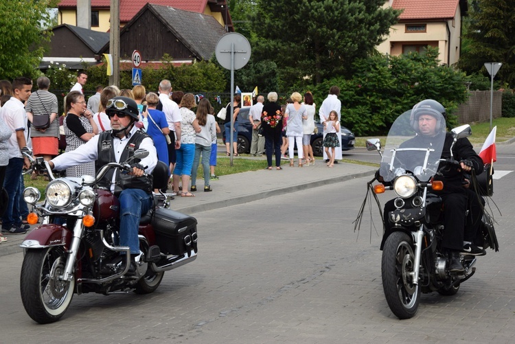 Powitanie ikony MB Częstochowskiej w parafii MB Nieustającej Pomocy w Łowiczu