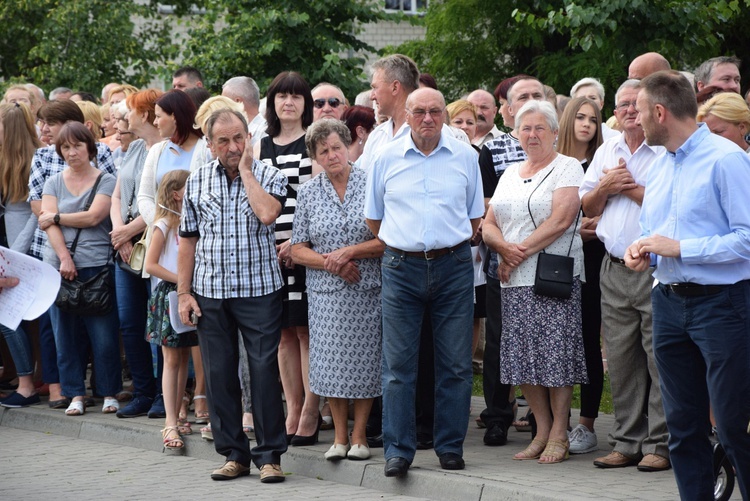 Powitanie ikony MB Częstochowskiej w parafii MB Nieustającej Pomocy w Łowiczu