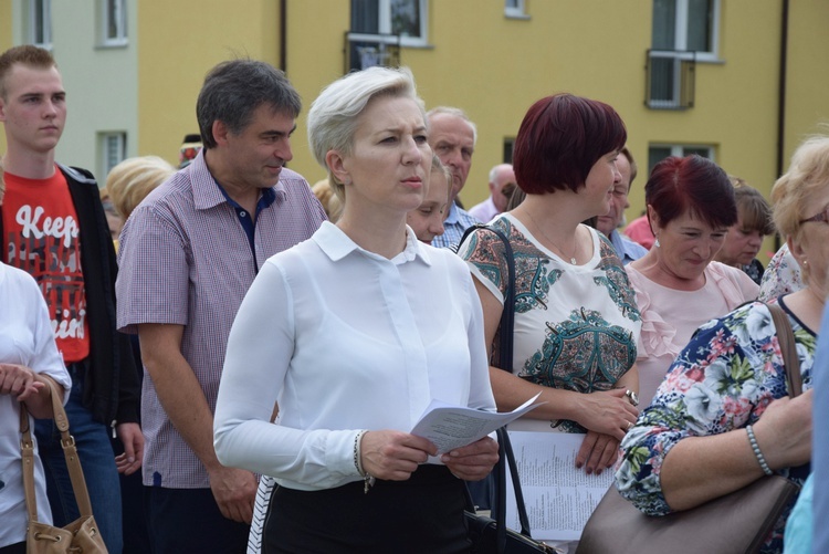 Powitanie ikony MB Częstochowskiej w parafii MB Nieustającej Pomocy w Łowiczu