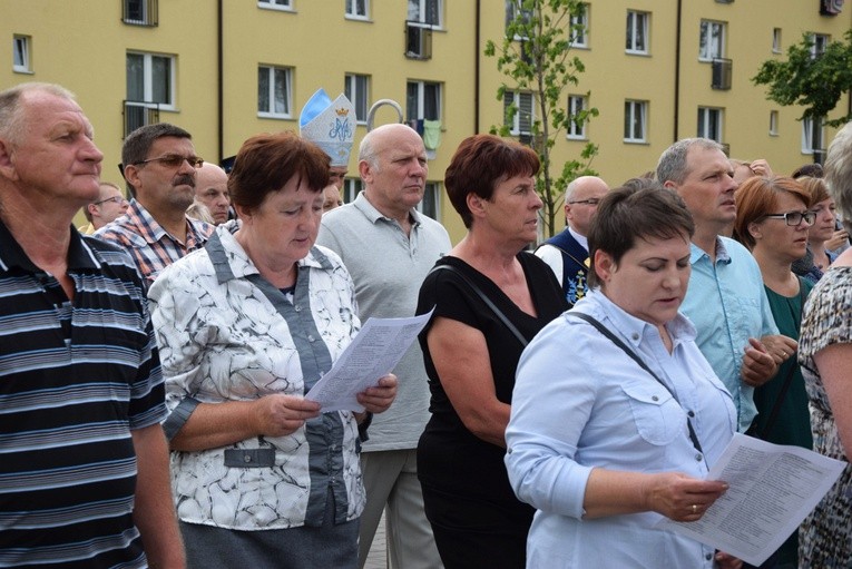 Powitanie ikony MB Częstochowskiej w parafii MB Nieustającej Pomocy w Łowiczu
