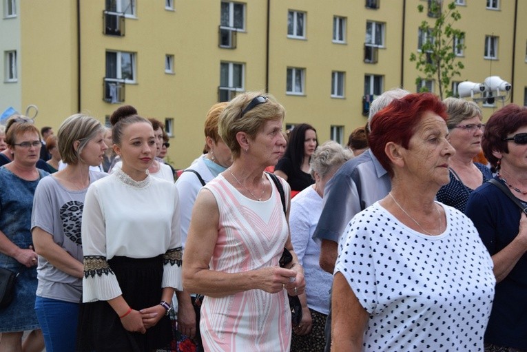 Powitanie ikony MB Częstochowskiej w parafii MB Nieustającej Pomocy w Łowiczu