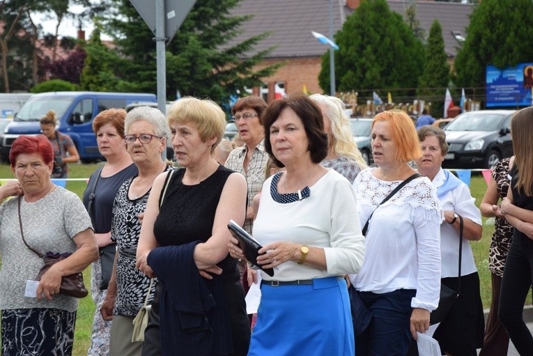 Powitanie ikony MB Częstochowskiej w parafii MB Nieustającej Pomocy w Łowiczu