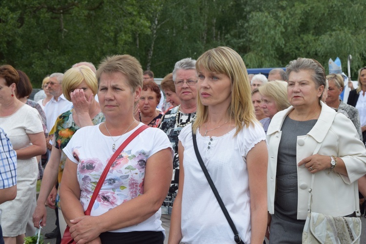 Powitanie ikony MB Częstochowskiej w parafii MB Nieustającej Pomocy w Łowiczu