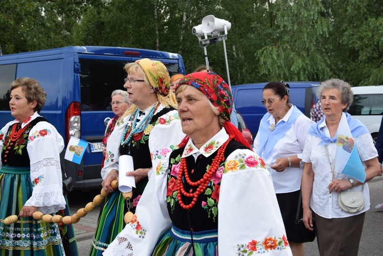 Powitanie ikony MB Częstochowskiej w parafii MB Nieustającej Pomocy w Łowiczu