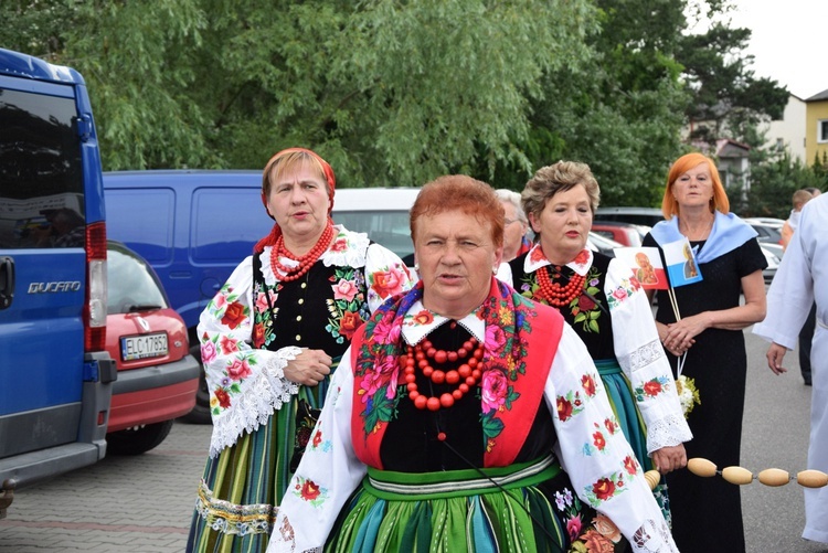 Powitanie ikony MB Częstochowskiej w parafii MB Nieustającej Pomocy w Łowiczu