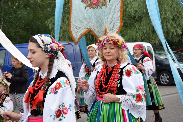 Powitanie ikony MB Częstochowskiej w parafii MB Nieustającej Pomocy w Łowiczu