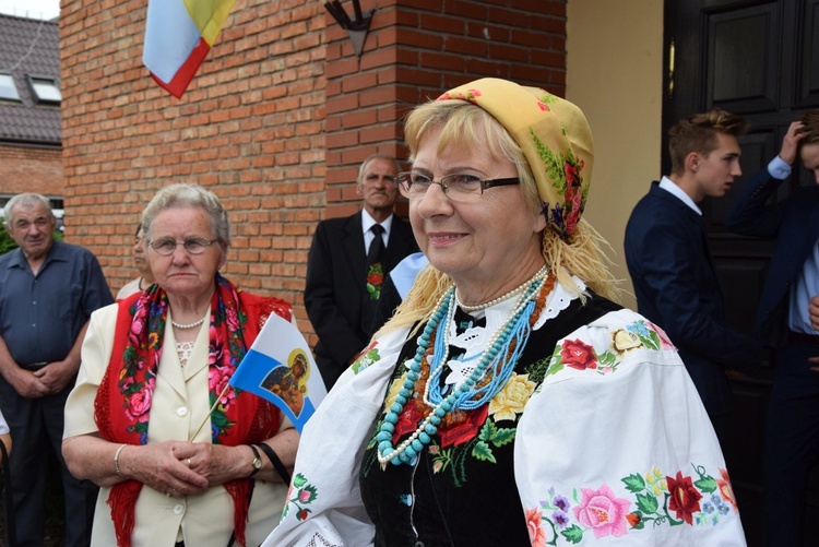 Powitanie ikony MB Częstochowskiej w parafii MB Nieustającej Pomocy w Łowiczu