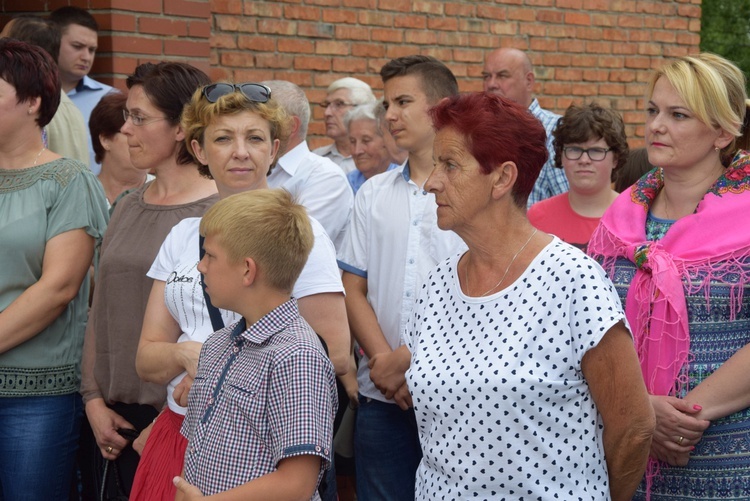 Powitanie ikony MB Częstochowskiej w parafii MB Nieustającej Pomocy w Łowiczu