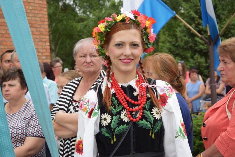 Powitanie ikony MB Częstochowskiej w parafii MB Nieustającej Pomocy w Łowiczu
