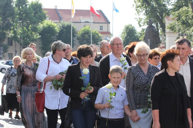 Powitanie ikony MB Częstochowskiej w katedrze łowickiej