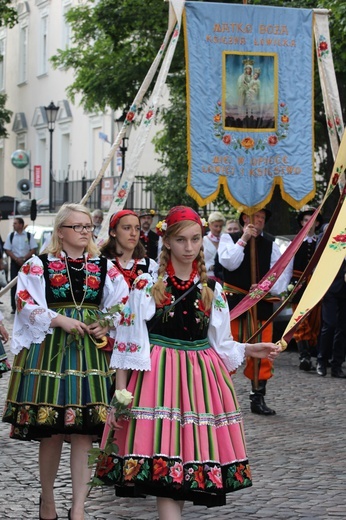 Powitanie ikony MB Częstochowskiej w katedrze łowickiej