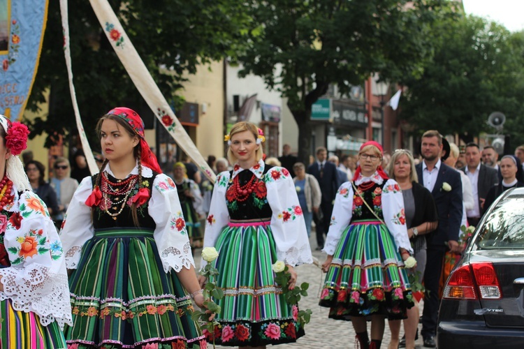 Powitanie ikony MB Częstochowskiej w katedrze łowickiej