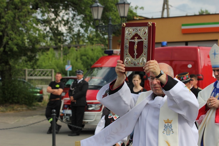 Powitanie ikony MB Częstochowskiej w katedrze łowickiej