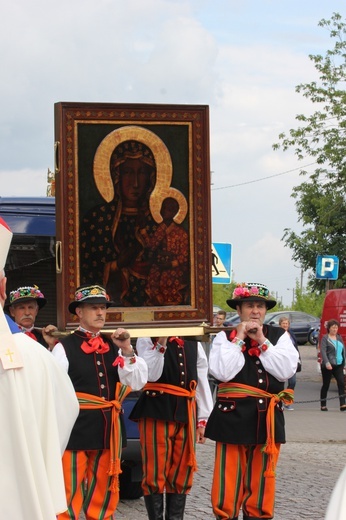 Powitanie ikony MB Częstochowskiej w katedrze łowickiej