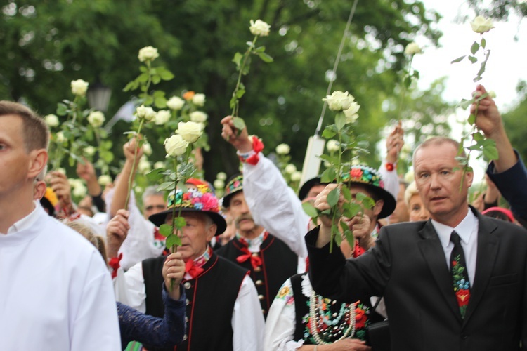 Powitanie ikony MB Częstochowskiej w katedrze łowickiej