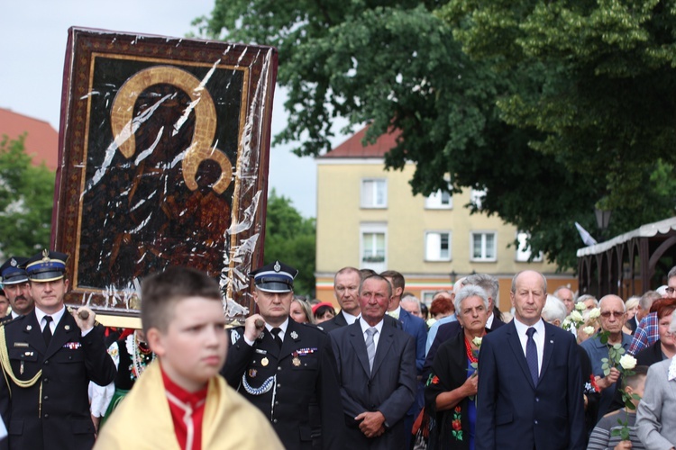 Powitanie ikony MB Częstochowskiej w katedrze łowickiej