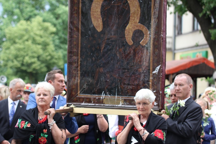 Powitanie ikony MB Częstochowskiej w katedrze łowickiej