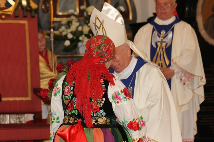 Powitanie ikony MB Częstochowskiej w katedrze łowickiej