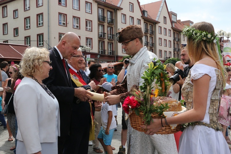 Święto Wrocławia - pochód i uroczysta sesja rady miasta