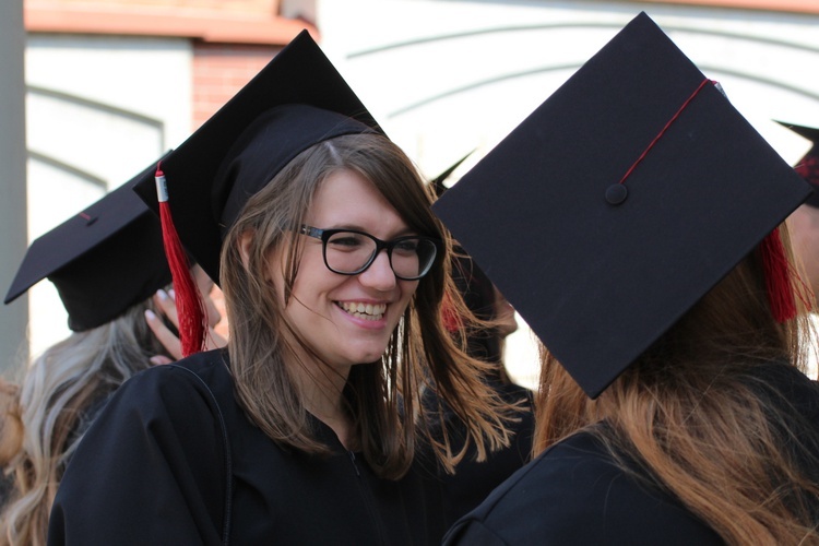 Graduacja magisterska studentów Wydziału Dziennikarstwa i Komunikacji Społecznej UPJPII