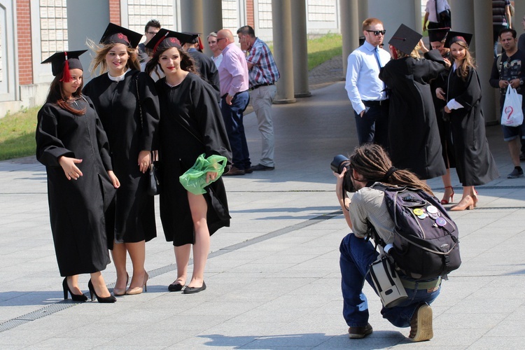 Graduacja magisterska studentów Wydziału Dziennikarstwa i Komunikacji Społecznej UPJPII