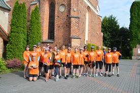 Pielgrzymi na rowerach pokonują dystans około 100 km. dziennie. Łącznie ich trasa liczy ponad 650 km.