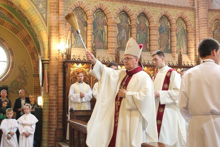 Służba liturgiczna ołtarza w Gietrzwałdzie