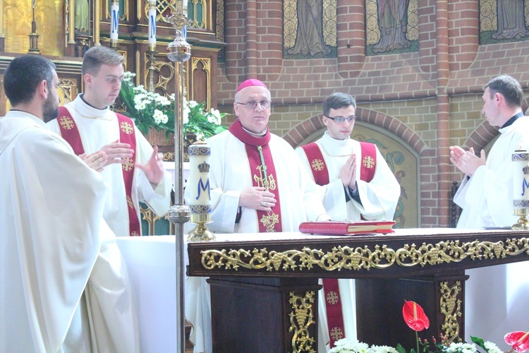 Służba liturgiczna ołtarza w Gietrzwałdzie