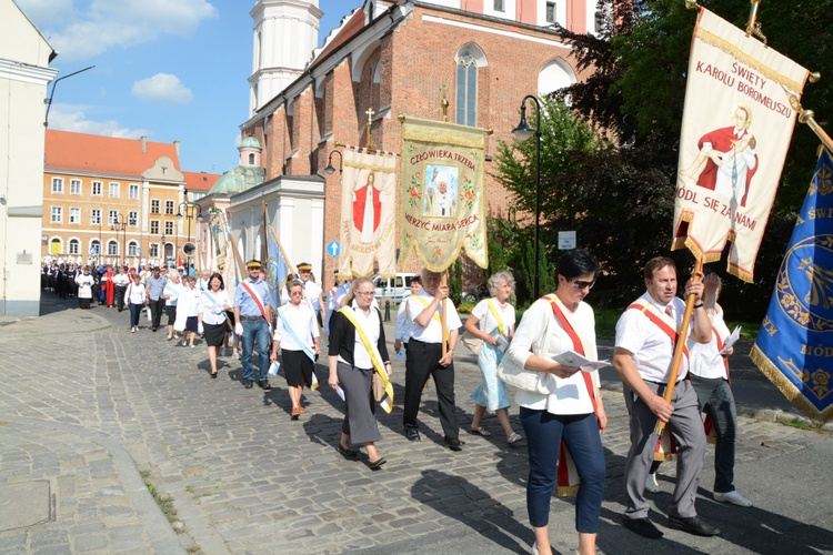 Matka Boża Opolska na ulicach miasta