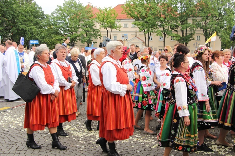 Pożegnanie ikony MB Częstochowskiej w diecezji łowickiej cz. I