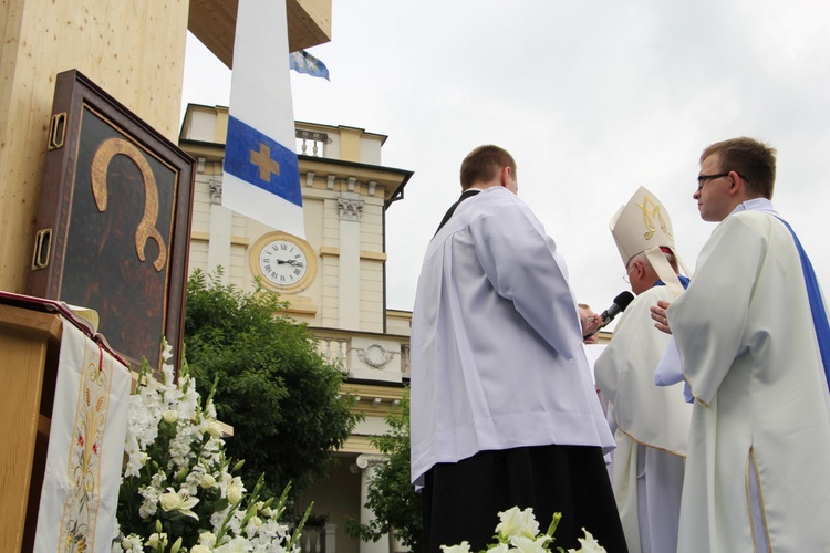 Pożegnanie ikony MB Częstochowskiej w diecezji łowickiej cz. I