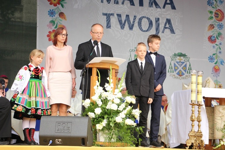 Pożegnanie ikony MB Częstochowskiej w diecezji łowickiej cz. I