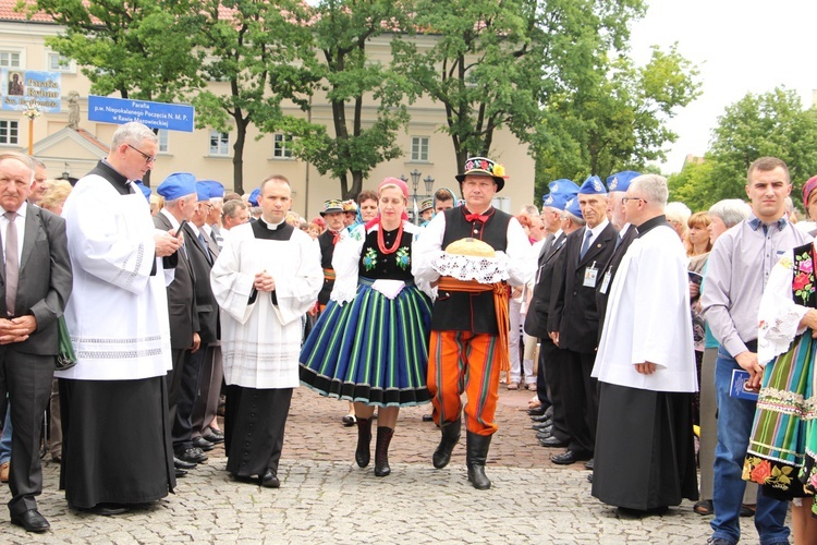 Pożegnanie ikony MB Częstochowskiej w diecezji łowickiej cz. I