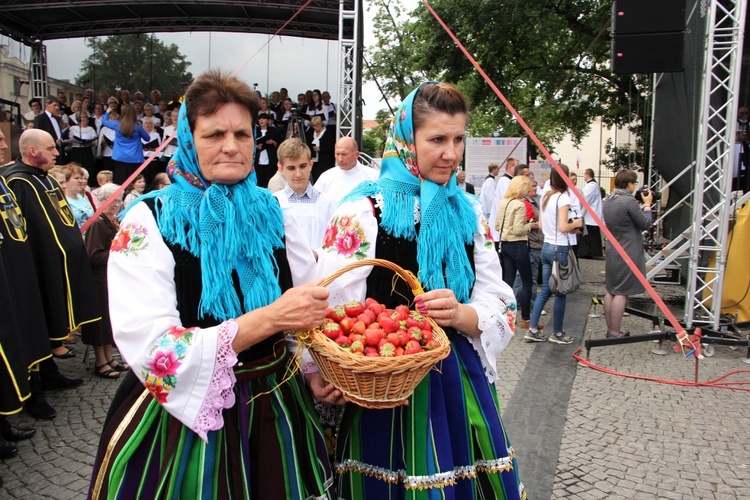 Pożegnanie ikony MB Częstochowskiej w diecezji łowickiej cz. I