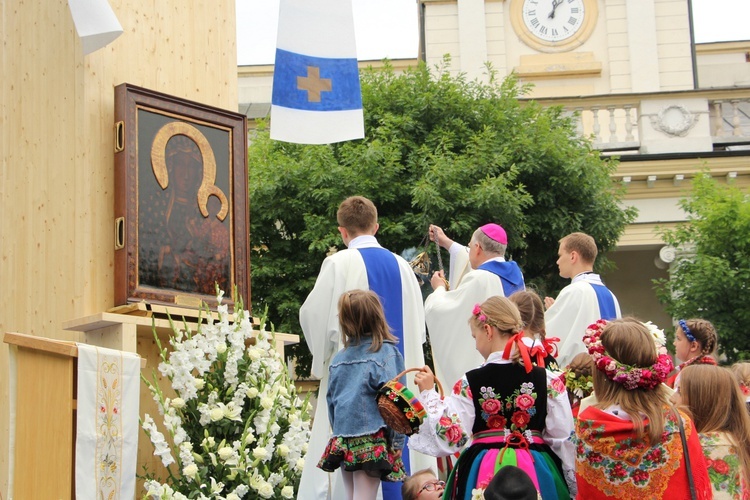 Pożegnanie ikony MB Częstochowskiej w diecezji łowickiej cz. I