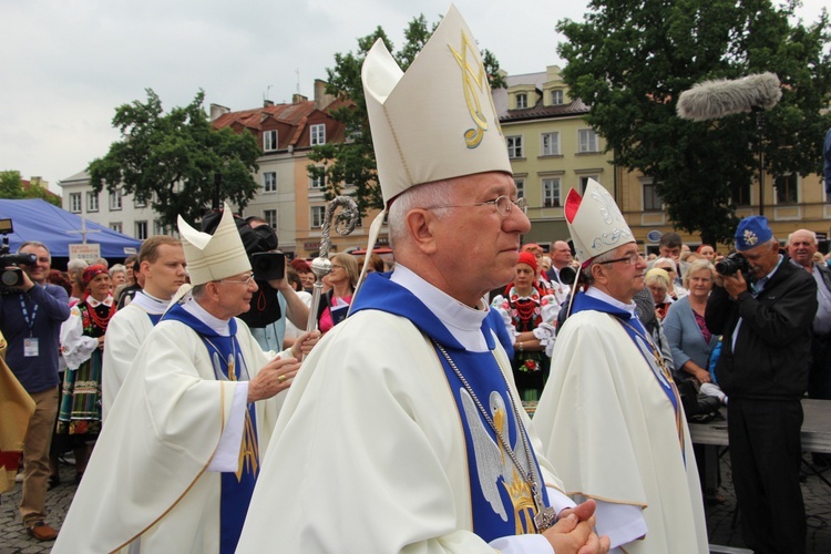 Pożegnanie ikony MB Częstochowskiej w diecezji łowickiej cz. I