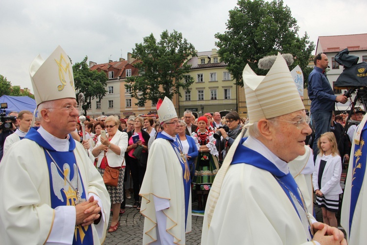 Pożegnanie ikony MB Częstochowskiej w diecezji łowickiej cz. I